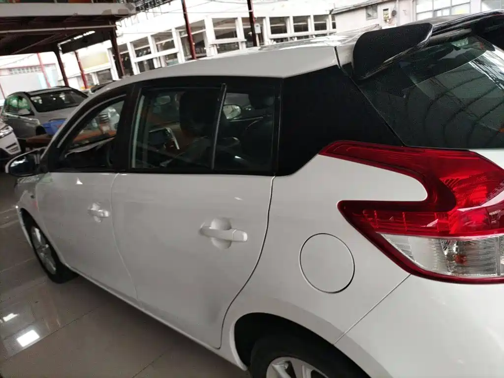 Toyota Yaris L 2015