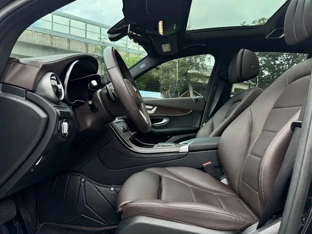 Mercedes-Benz GLC 2023