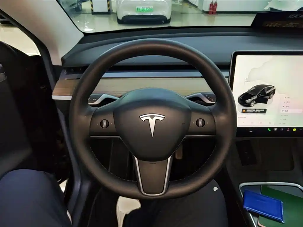 Tesla Model Y 2022 — фото 11