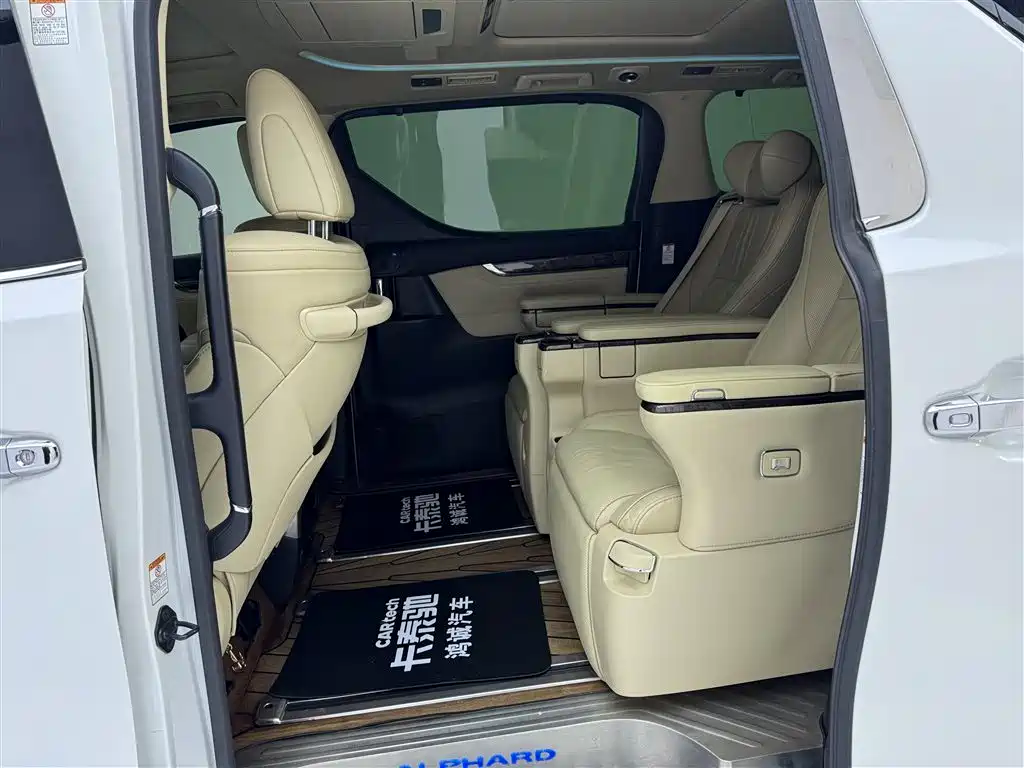 Toyota Alphard 2019 — фото 27