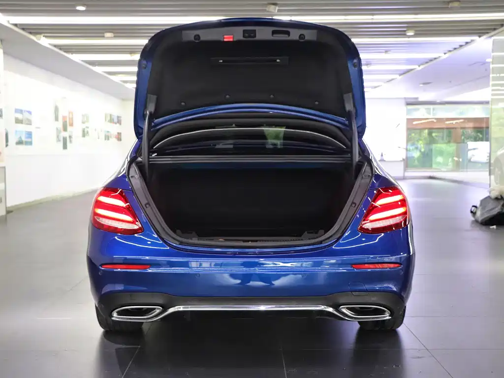 Mercedes-Benz E-Class 2020 — фото 27