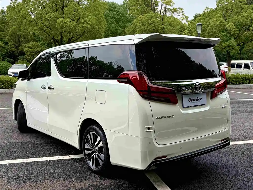 Toyota Alphard 2018 — фото 8
