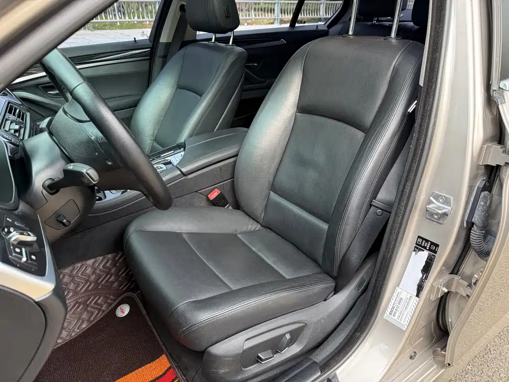 BMW 5 Series 2014 — фото 15