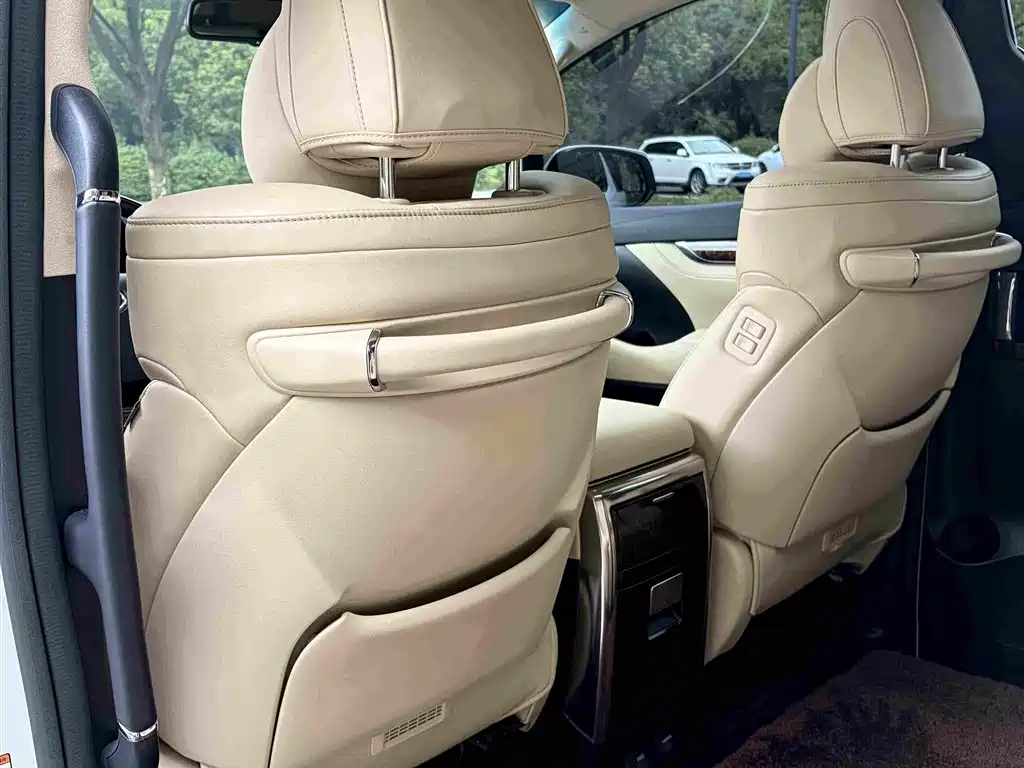 Toyota Alphard 2018 — фото 13