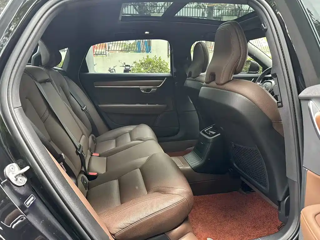 Volvo S90 PHEV 2023 — фото 12