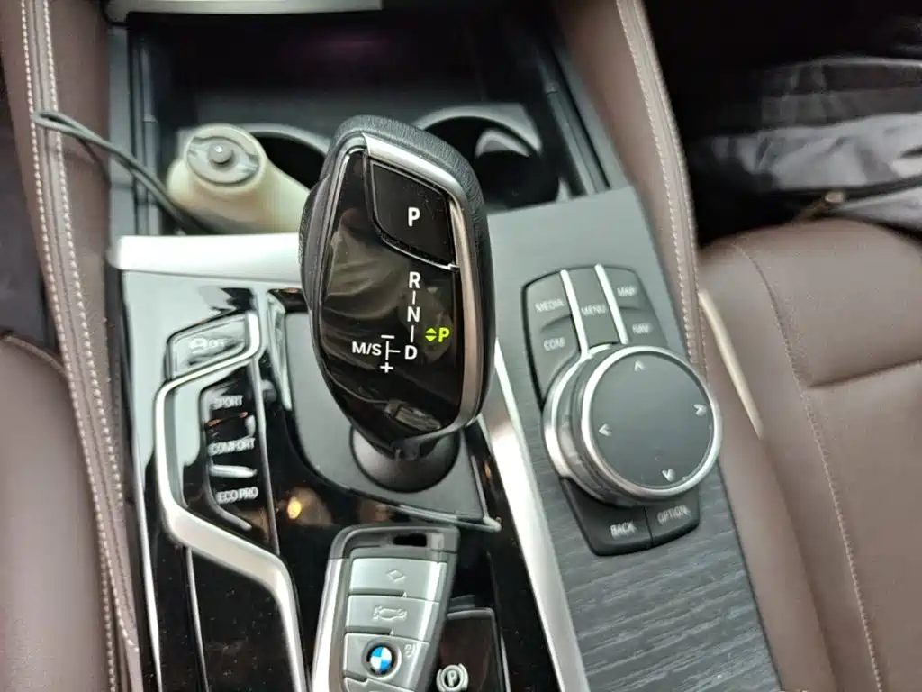 BMW 5 Series 2023 — фото 14