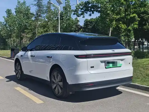 Li Auto i6 2025