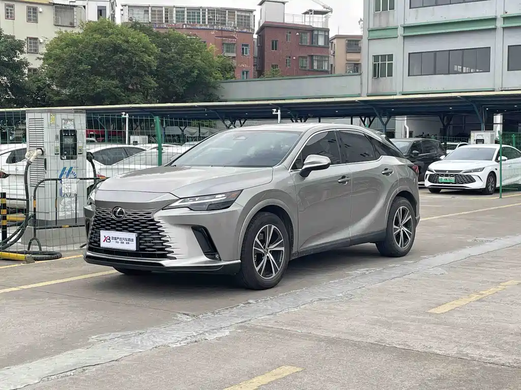 Lexus RX 2023 — фото 1