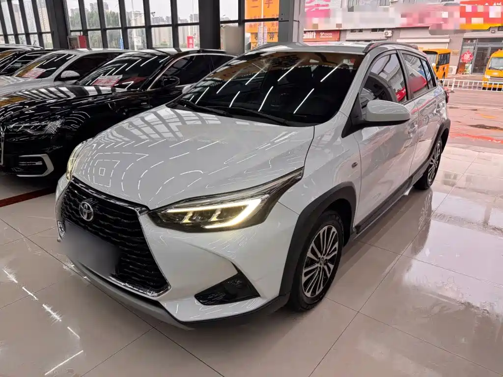 Toyota Yaris L 2022