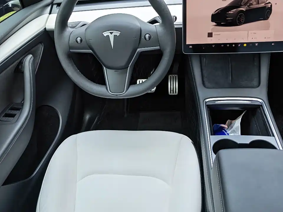 Tesla Model Y 2022 — фото 11