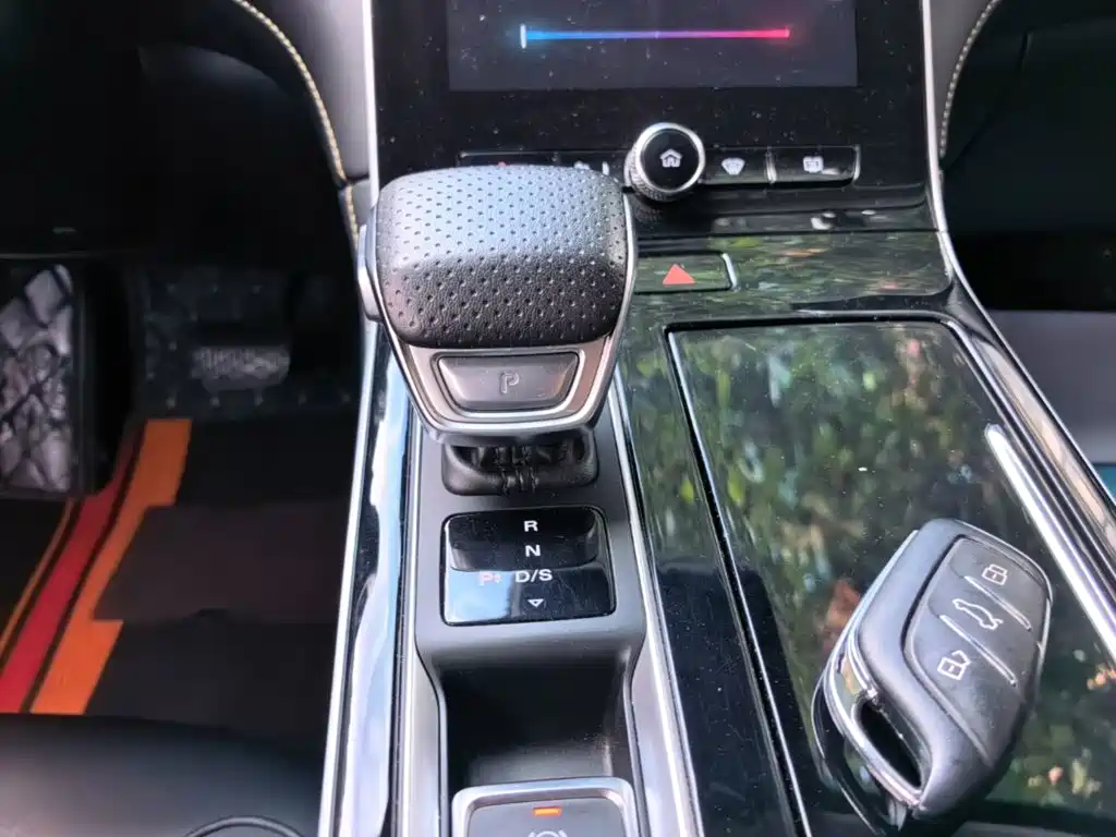 Roewe MAX 2021 — фото 14