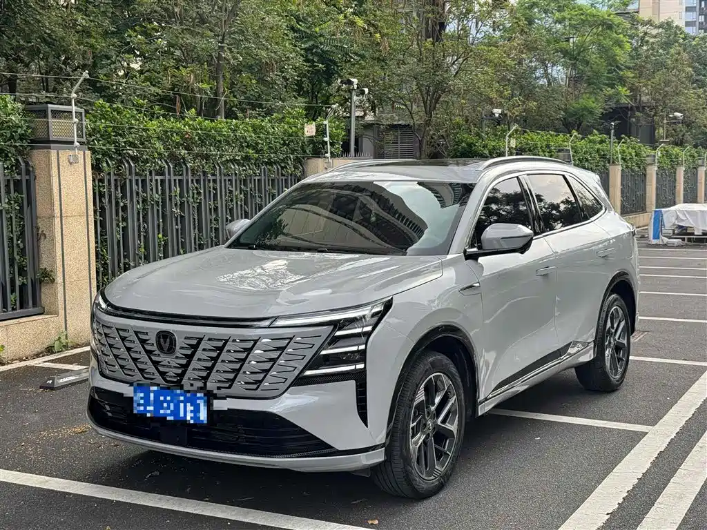 Changan CS75 PLUS 2025 — фото 1