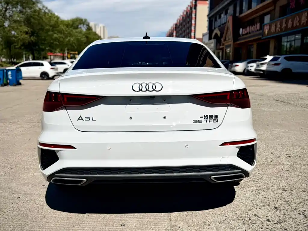 Audi A3 2023 — фото 5