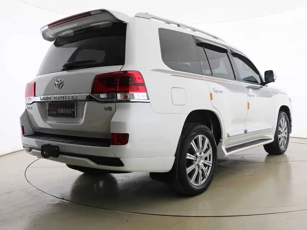 Toyota Land Cruiser 2019 — фото 13