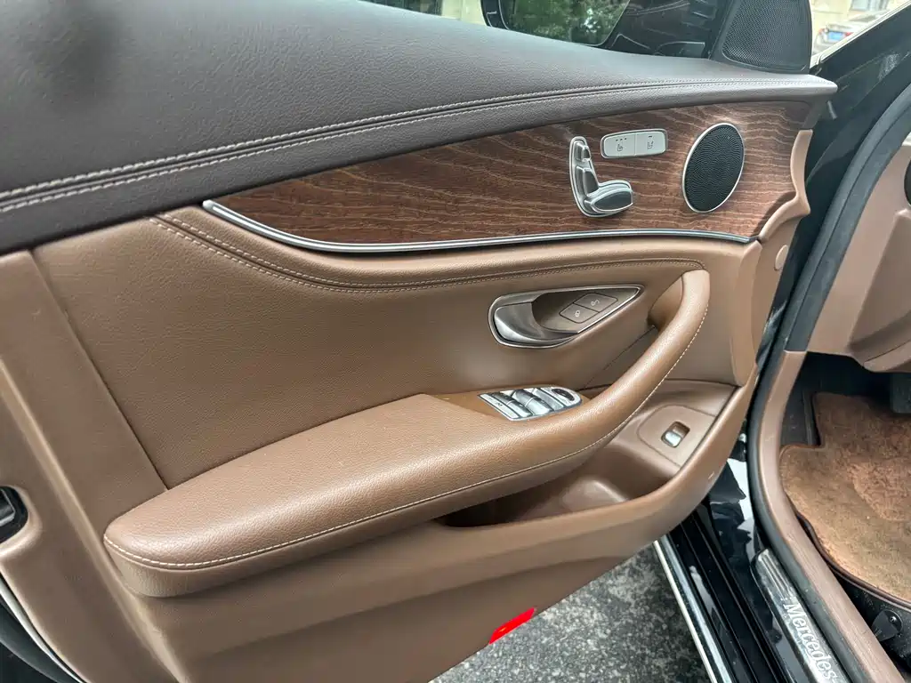 Mercedes-Benz E-Class 2022