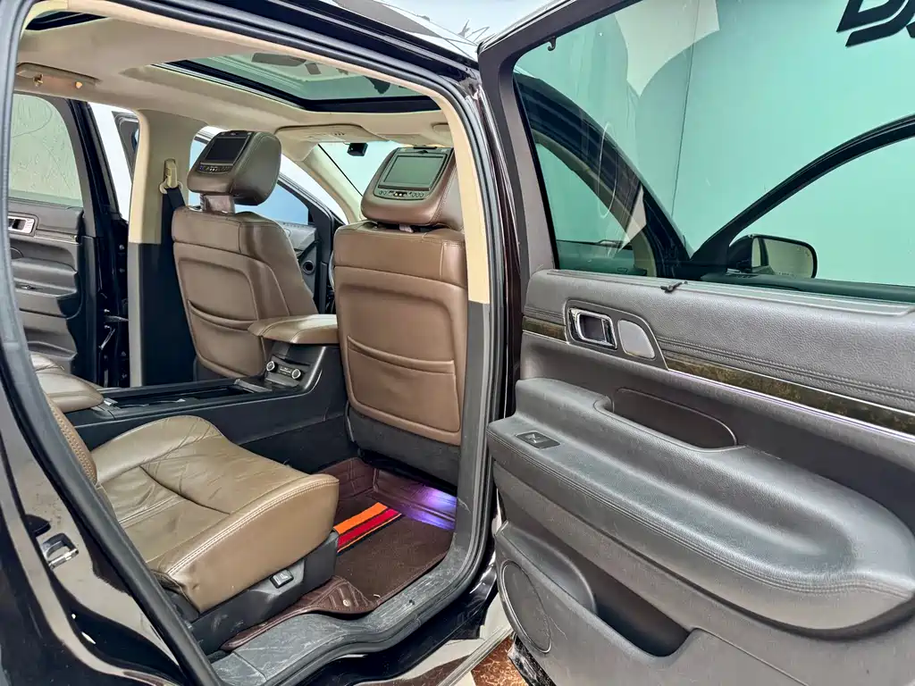 Lincoln MKT 2014 — фото 10