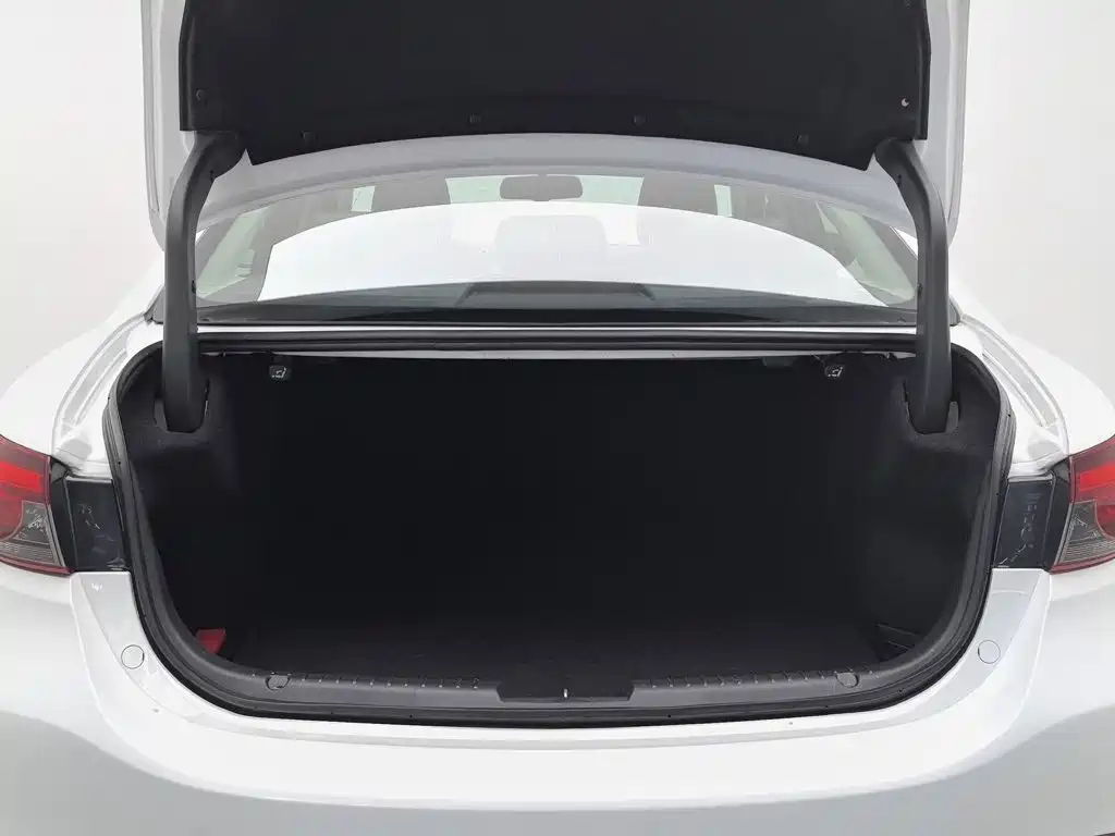 Mazda Atenza 2017 — фото 16