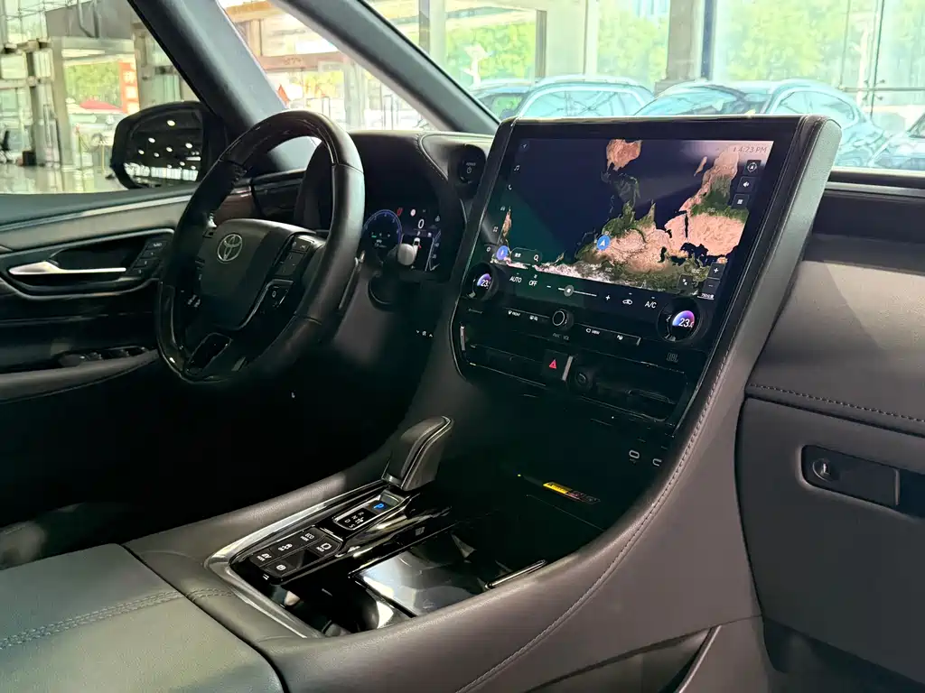 Toyota Alphard 2024 — фото 10