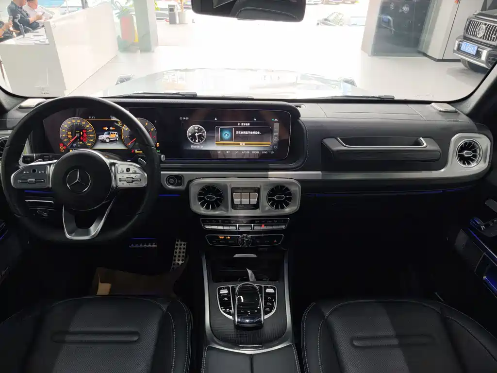 Mercedes-Benz G-Class 2023 — фото 11
