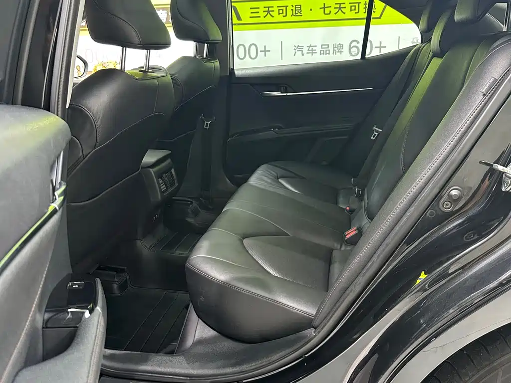 Toyota Camry 2021 — фото 11
