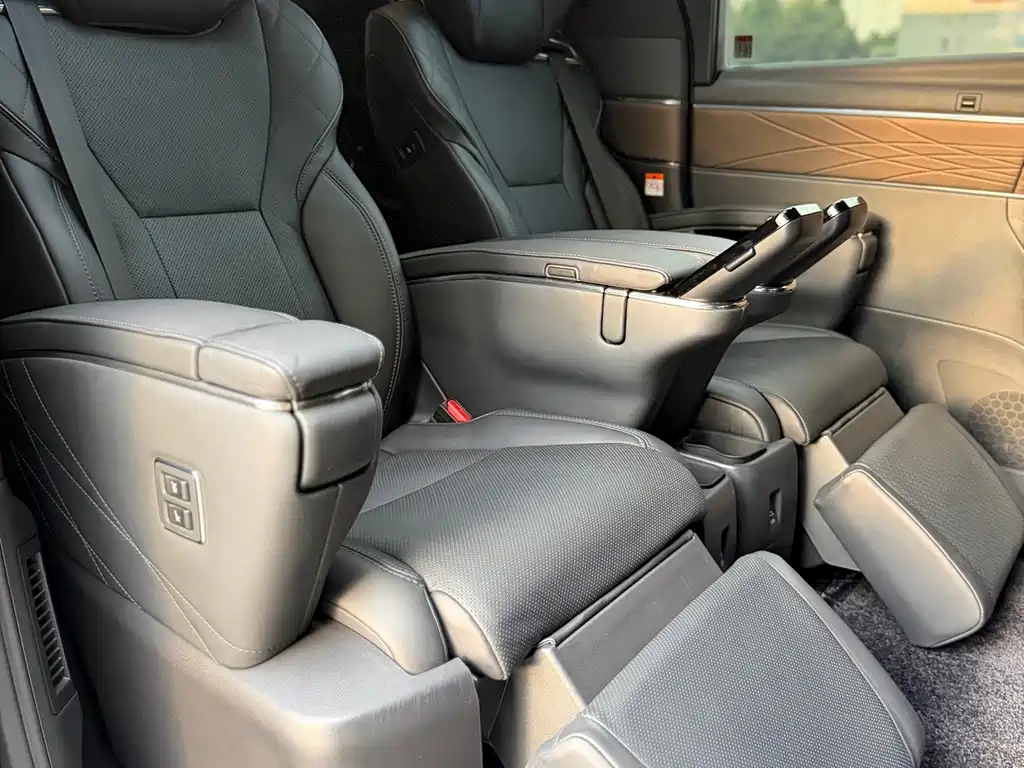 Toyota Vellfire 2024 — фото 14