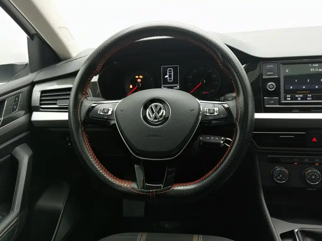 Volkswagen Lavida 2019 — фото 11