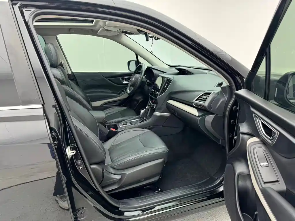 Subaru Forester 2022 — фото 19