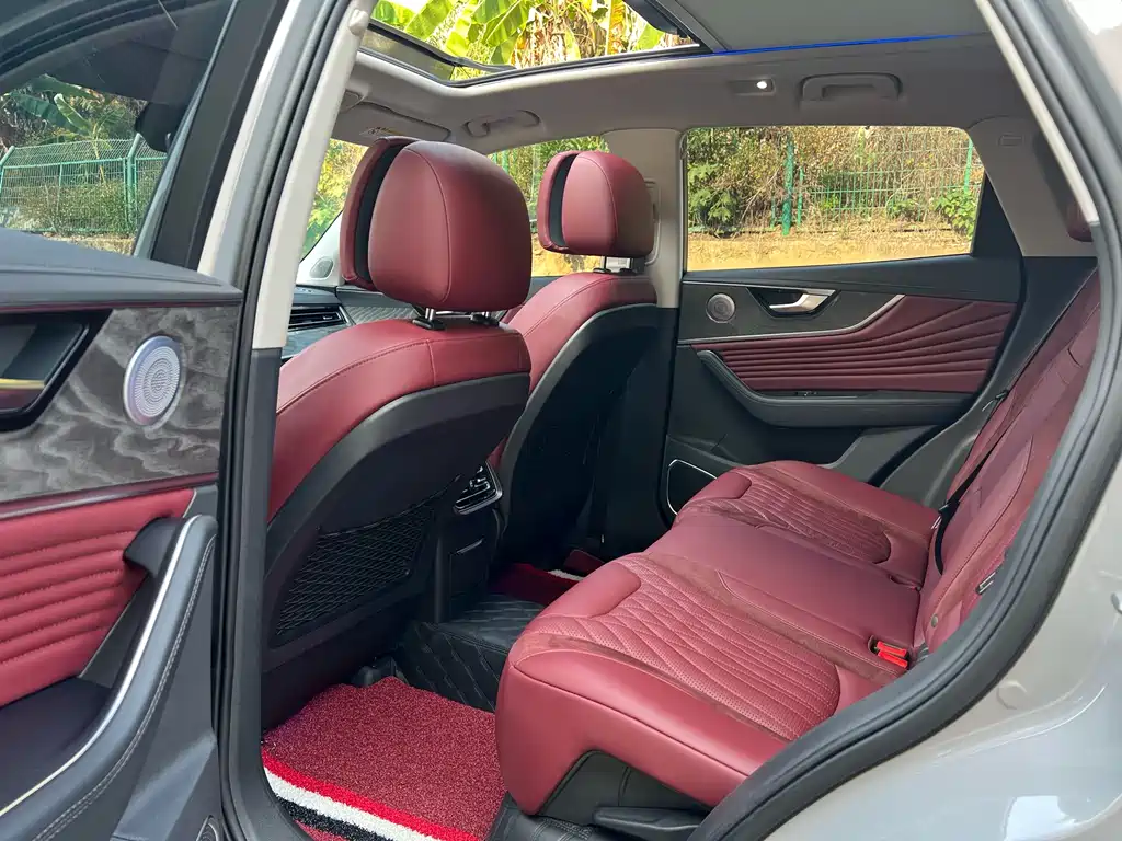 Hongqi HS5 2024