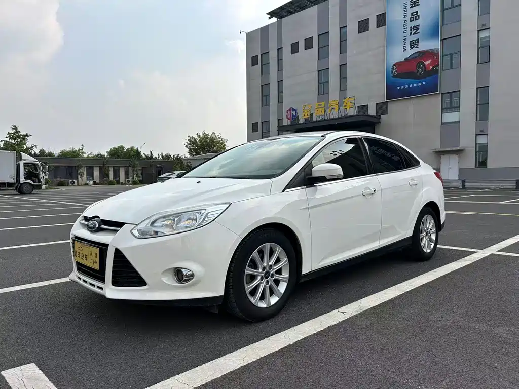Ford Focus 2014 — фото 1
