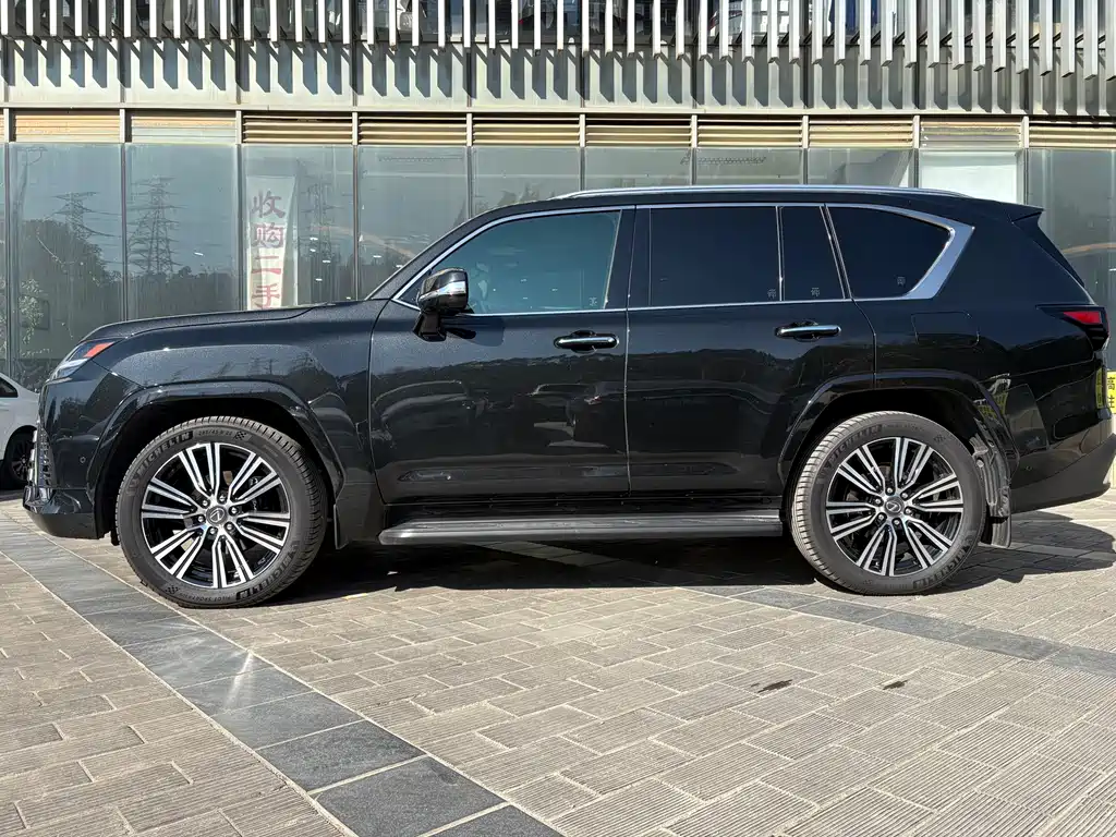 Lexus LX 2025 — фото 3