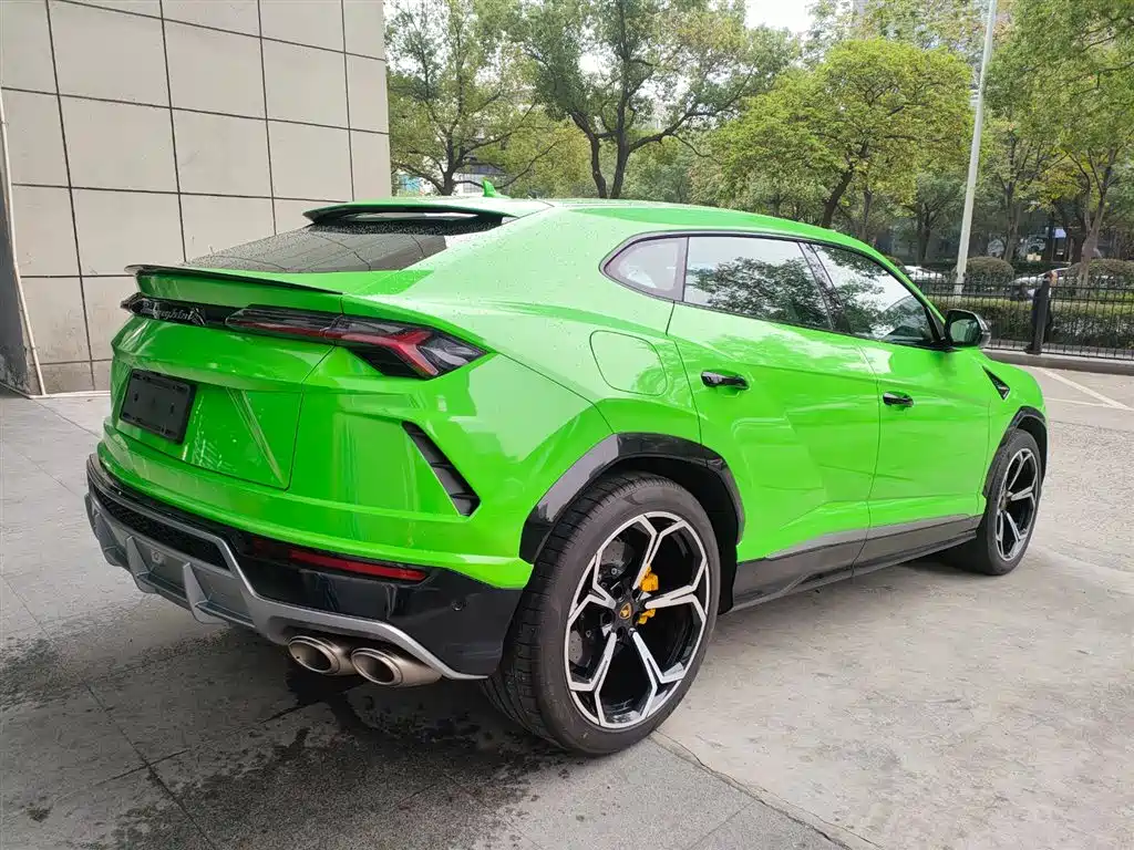 Lamborghini Urus 2021