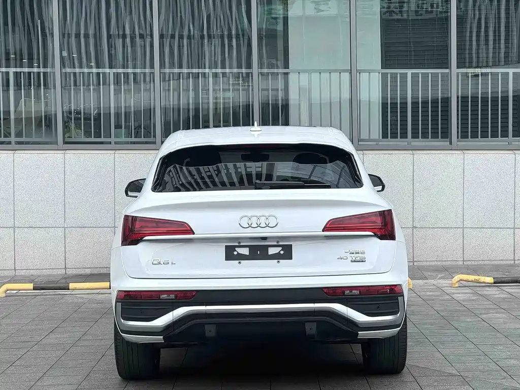 Audi Q5L Sportback 2022 — фото 8