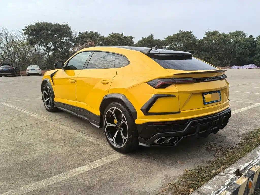 Lamborghini Urus 2022