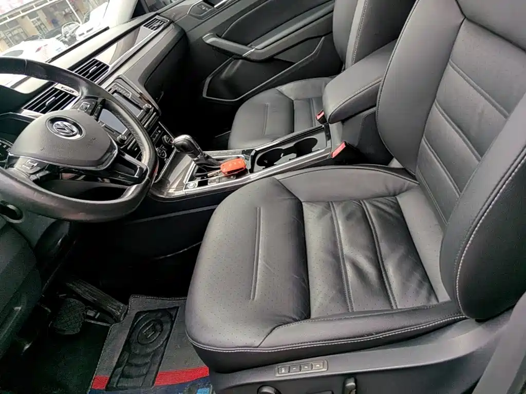 Volkswagen Passat 2016 — фото 15