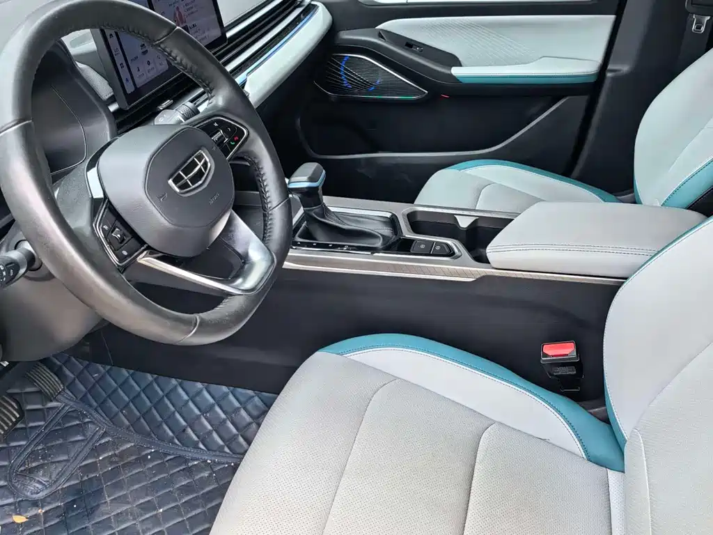 Geely Emgrand 2023