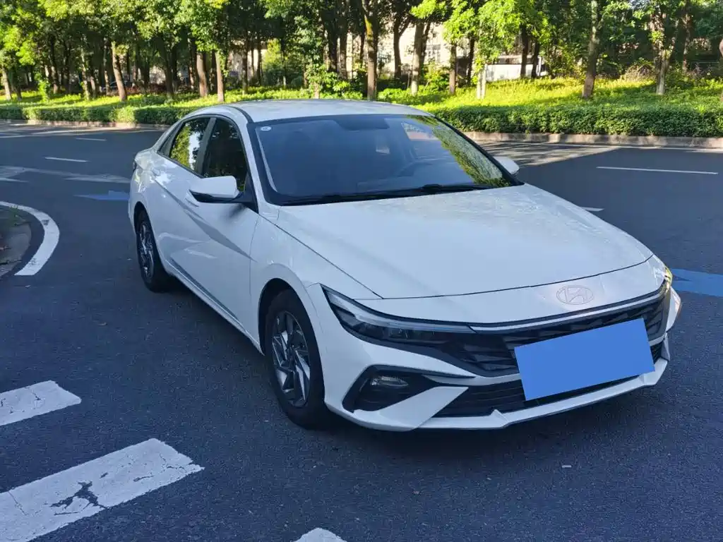 Hyundai Elantra 2022