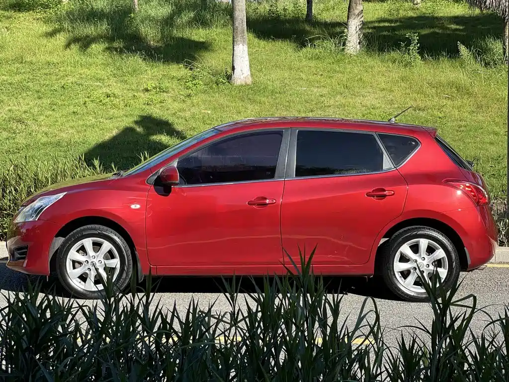 Nissan Tiida 2013