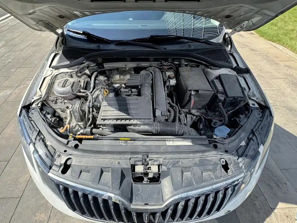 Skoda Octavia 2018 — фото 30
