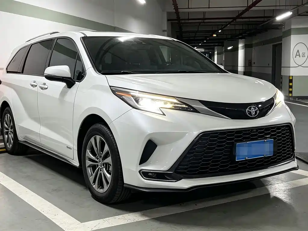 Toyota Granvia 2023