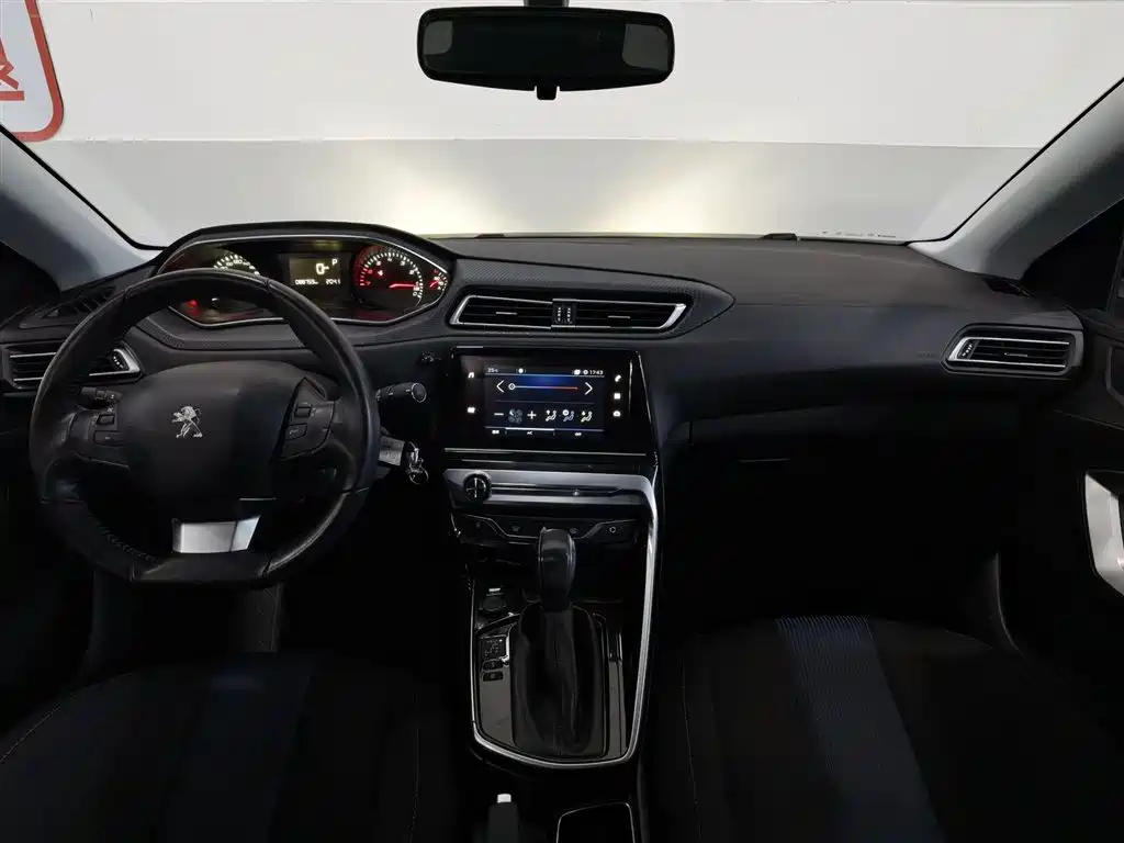 Peugeot 308 2018 — фото 5