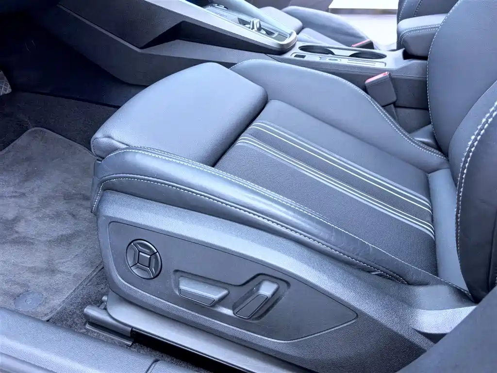 Audi A3 2023 — фото 25