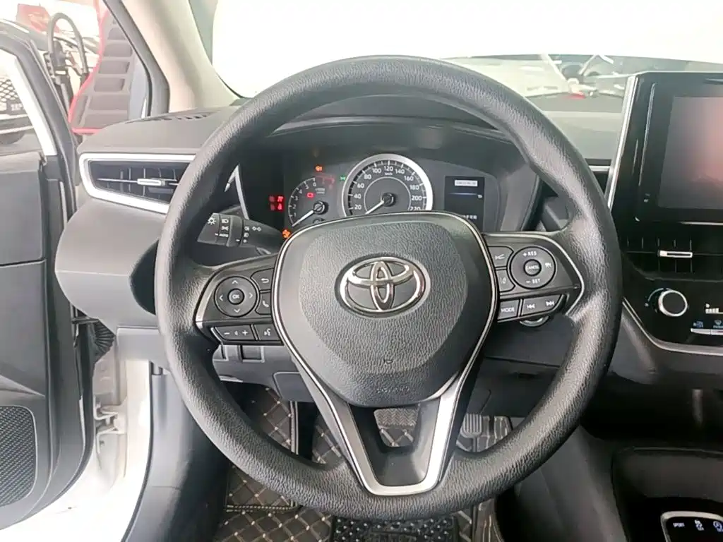 Toyota Corolla 2022 — фото 11