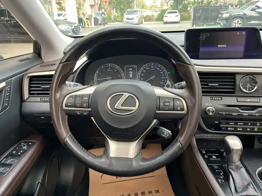 Lexus RX 2017 — фото 13
