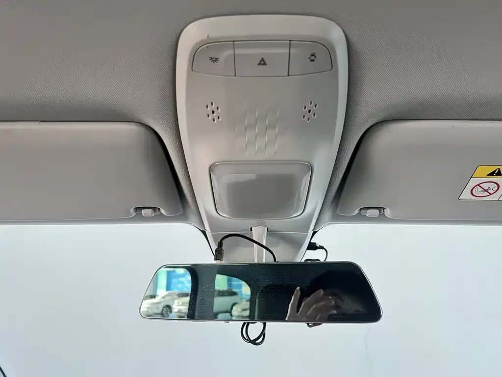 Baojun Kiwi EV 2023 — фото 26