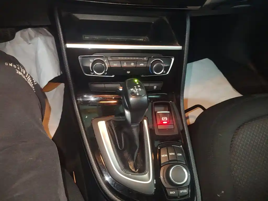 BMW 2 Series Active Tourer 2018 — фото 14
