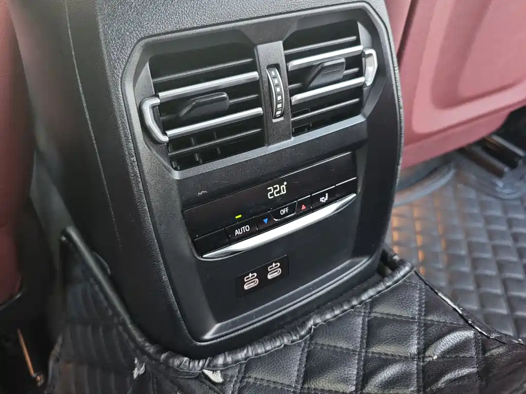 BMW 3 Series 2023 — фото 10