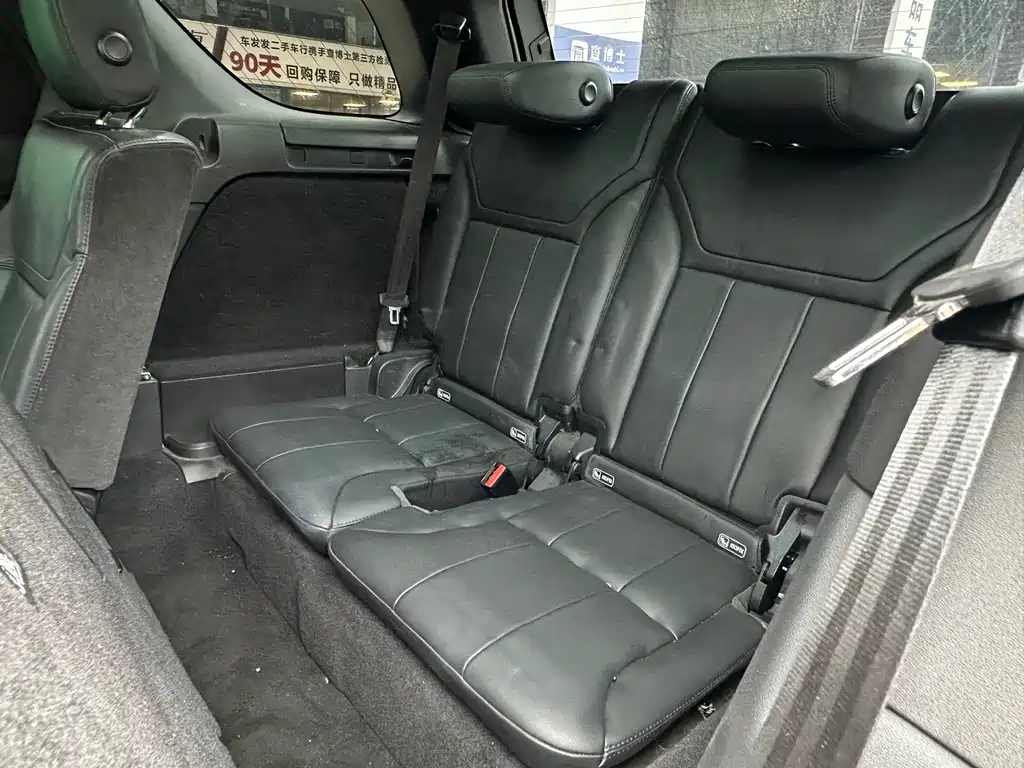 Land Rover Discovery 2017 — фото 11