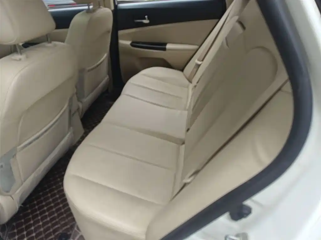 Changan Eado 2015 — фото 17