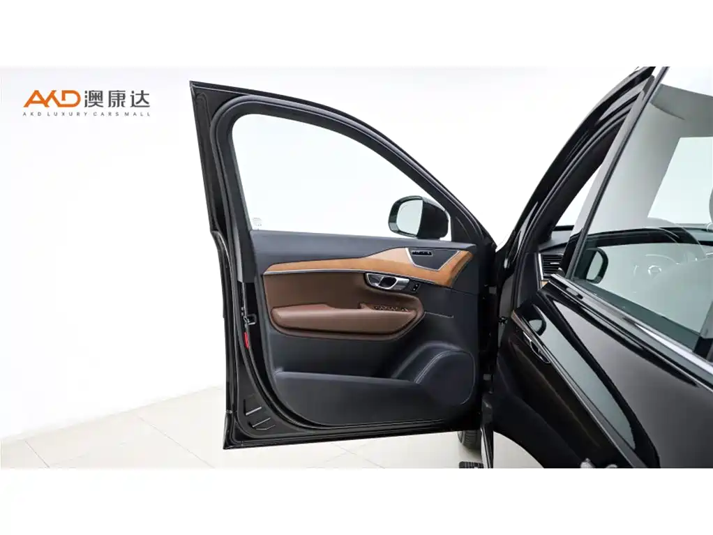 Volvo XC90 2024 — фото 11