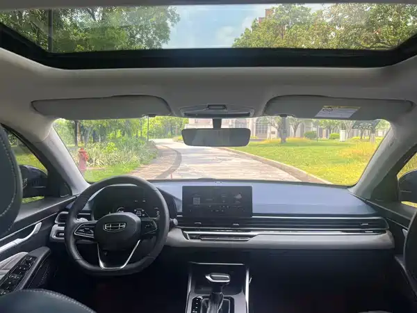 Geely Emgrand L 2022